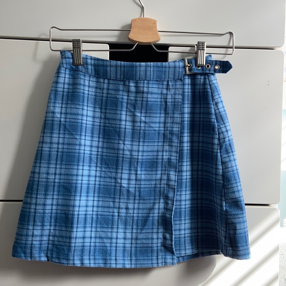 brandy melville mini skirt